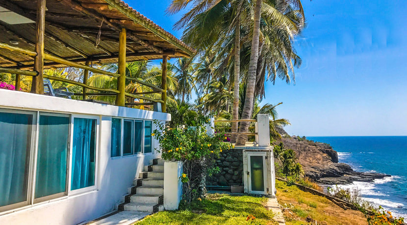 Beach house for sale in la libertad